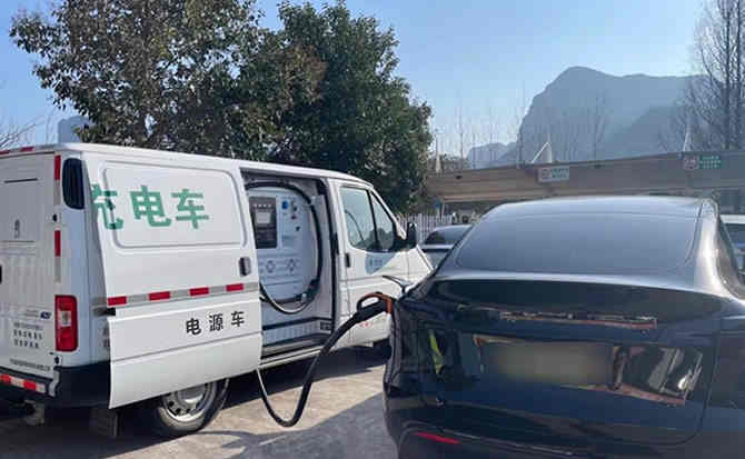 连山区汽车搭电