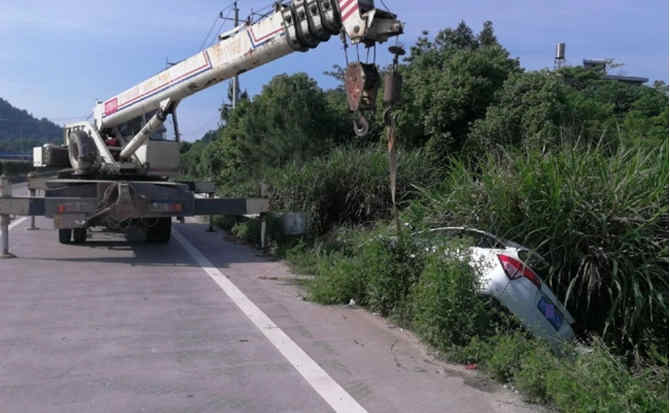连山区重载吊车救援